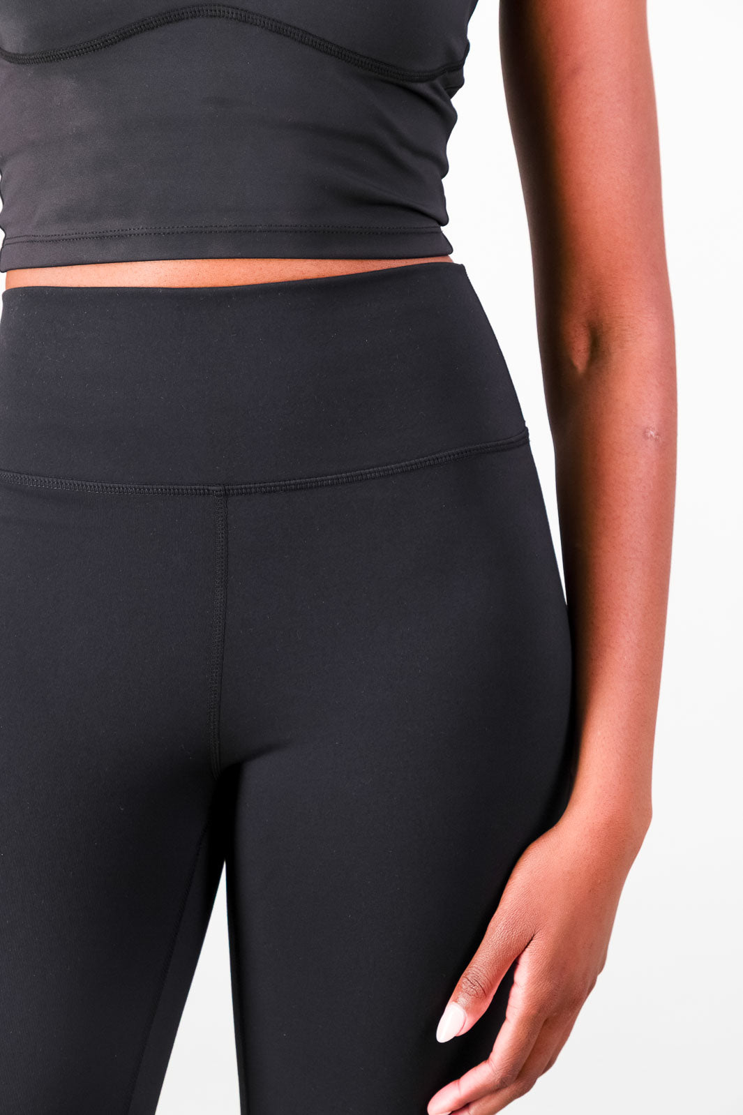 Form Flared Legging - Black